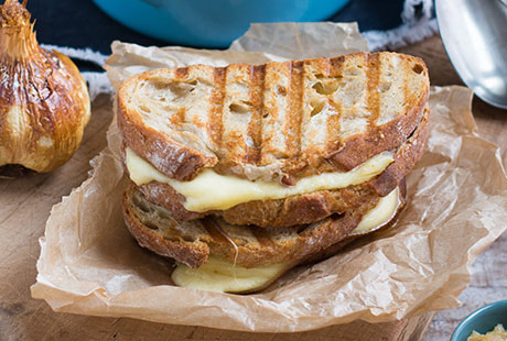 Soupe de potimarron rôti et grilled cheese au Brezain